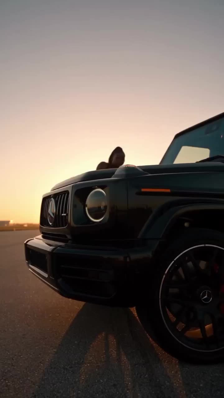 Sunset Tarmac SUV
