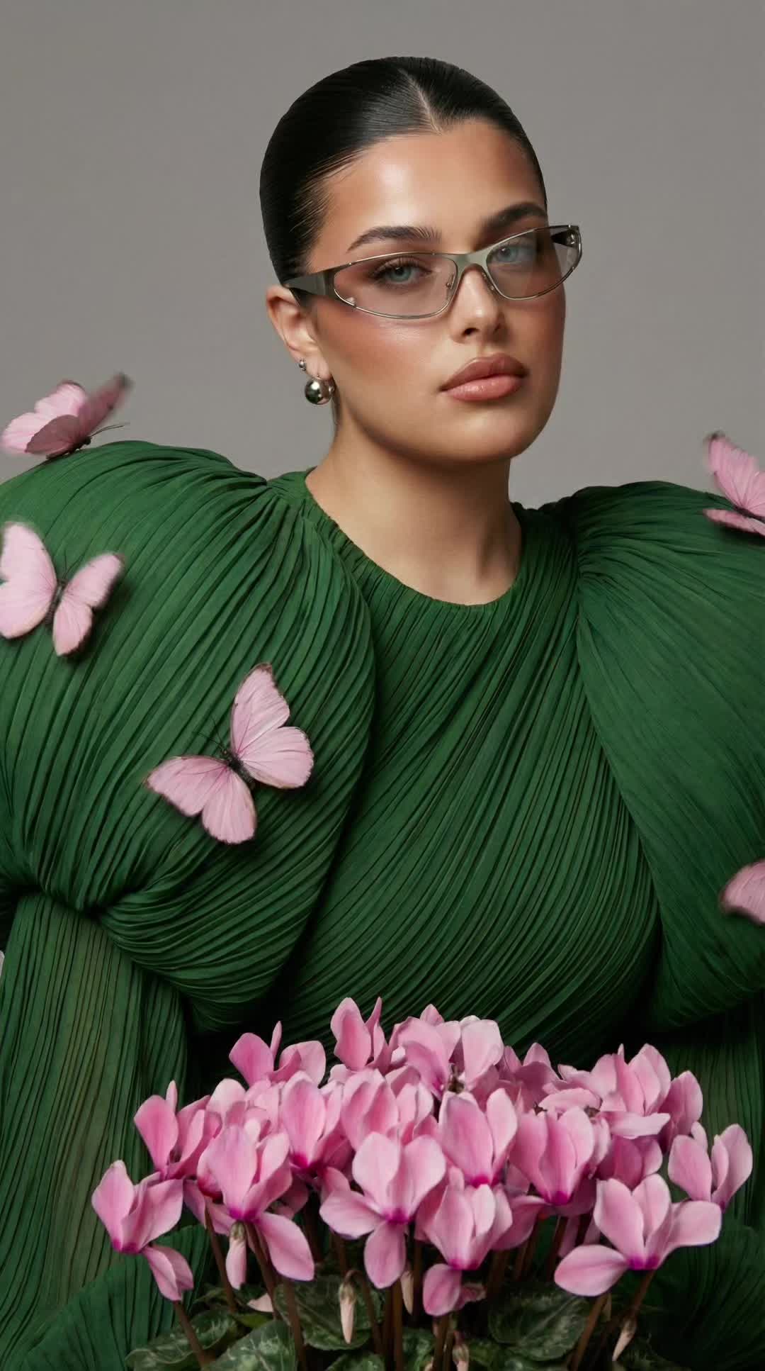 Green Pleat Cyclamen