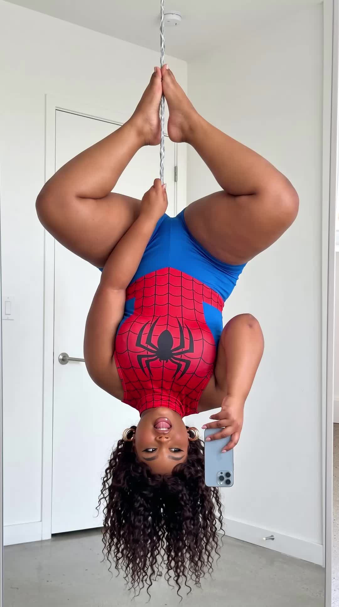 Inverted Web Selfie