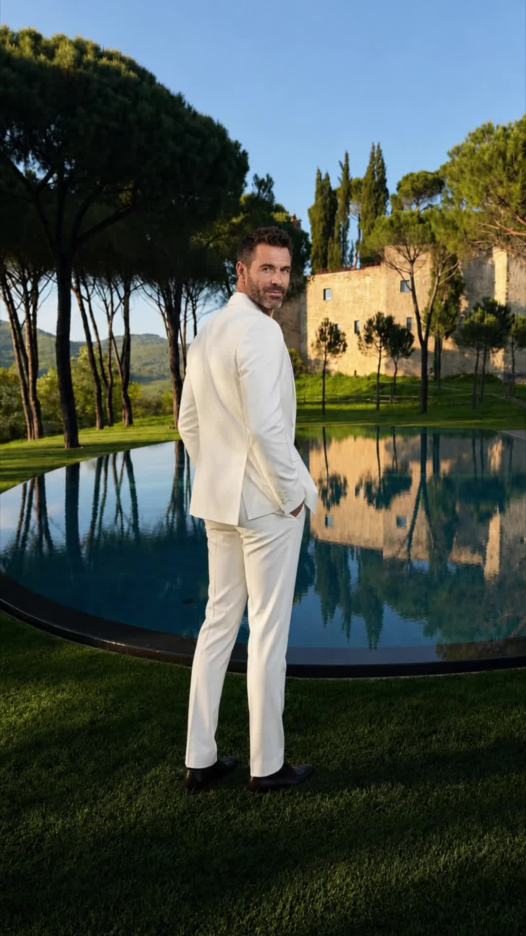 Villa White Suit